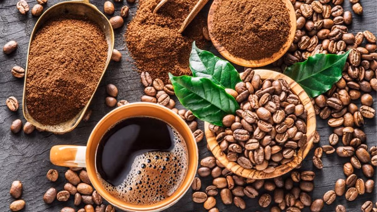 Một khi uống quá nhiều cà phê trong một khoảng thời gian ngắn, người dùng sẽ có cảm giác lo lắng, phấn khích và không thể đi vào giấc ngủ, gây ảnh hưởng trực tiếp đến hệ thống thần kinh, khiến não bộ quá tải, dần dần suy giảm chức năng.