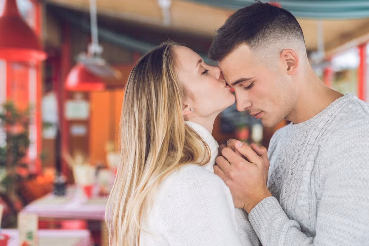 Dần dần, việc mắc bệnh của phái nữ sẽ kìm nén ham muốn của phái mạnh, khiến phái mạnh sinh ra tâm lý sợ hãi, không muốn ân ái, ảnh hưởng đến khả năng tình dục.