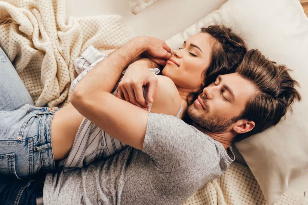 Bệnh liệt dương nhiều người nghĩ là do nam giới tự thân gây ra nhưng không phải vậy, bệnh ập tới cũng có thể là do yếu tố từ nữ giới. Chính vì vậy, đối với vấn đề liệt dương chị em cũng cần hết sức lưu ý. Có 4 yếu tố các chị em có thể khiến chồng mình suy yếu sinh lý, dần dẫn đến bất lực, cùng xem nhé.