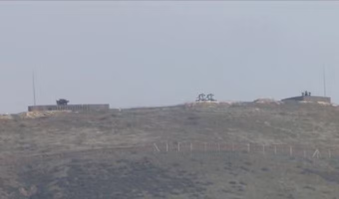 Thông tin Ankara điều tên lửa phòng không tới miền Bắc Syria xuất hiện sau khi hình ảnh về đoàn xe quân sự gồm xe tăng, thiết giáp, pháo tự hành ào ạt tràn vào khu vực này được công bố.