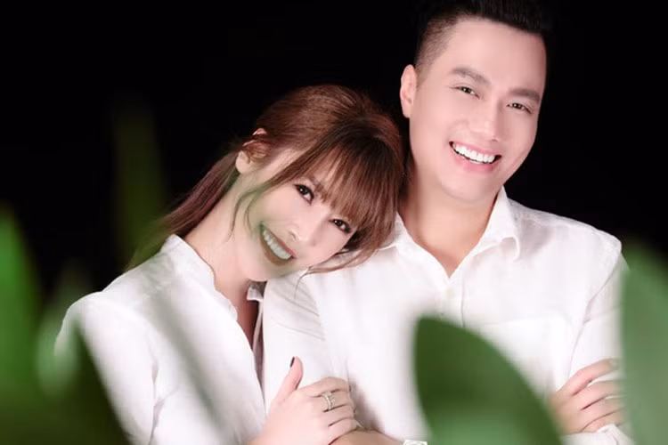 Năm 2018, Việt Anh - Quế Vân đóng chung một quảng cáo nhưng cả hai lại úp mở mối quan hệ. Về phía bà xã của Việt Anh, cô dằn mặt Quế Vân giống như Bảo Thanh. Ảnh: Dân Việt