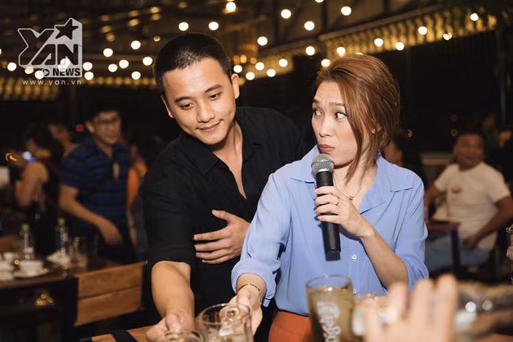 Cặp đôi tin đồn nói rằng cả hai chỉ là bạn bè đi chơi chung chứ không có gì đặc biệt. Ảnh: Yan