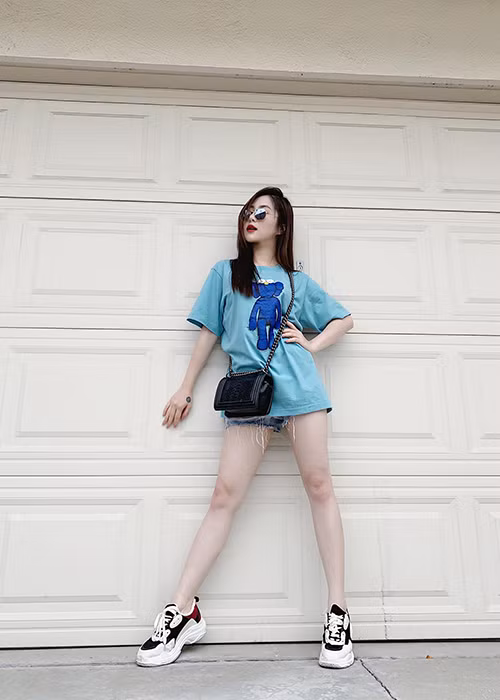 Từ Mỹ, Hương Tràm cập nhật hình ảnh đến người hâm mộ Việt Nam.