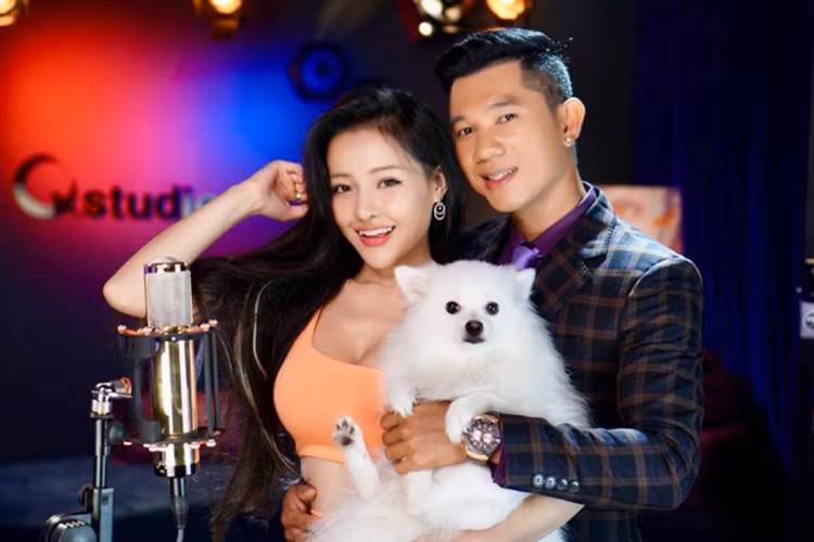 Đến khi chia tay, Ngân 98 và Lương Bằng Quang bị nghi mượn chuyện tình cảm để PR tên tuổi.
