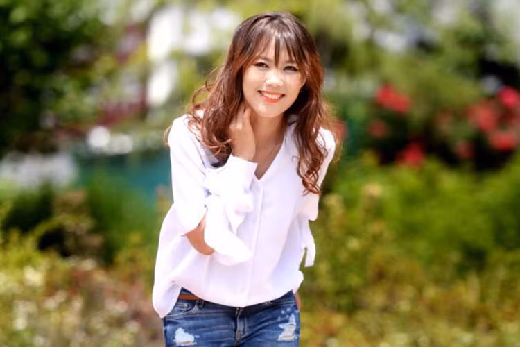 Sau đó, So Hyang trở thành ca sĩ hát chính cho nhóm POS. Đến năm 2012, cô nổi tiếng khi tham gia chương trình I am singer II.