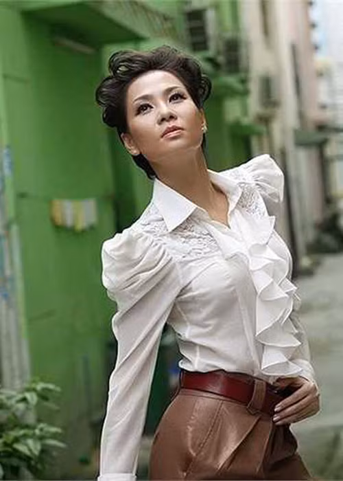 Năm 2001, sự nghiệp của Thu Minh có bước ngoặt lớn khi "Nhớ anh" trở thành bản hit đình đám của nữ ca sĩ. Ảnh: VTC