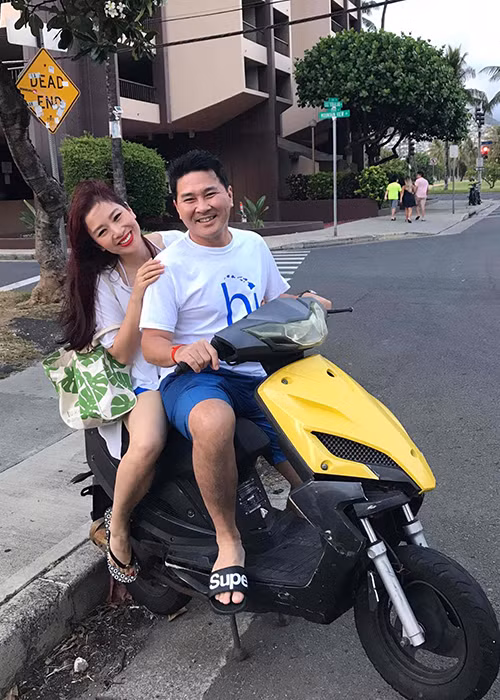 Chung sống đã lâu nhưng tình cảm giữa vợ chồng Thu Hương vẫn rất mặn nồng.