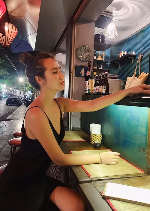 Hot girl sinh năm 1990 được khen quyến rũ khi trở lại cuộc sống độc thân.
