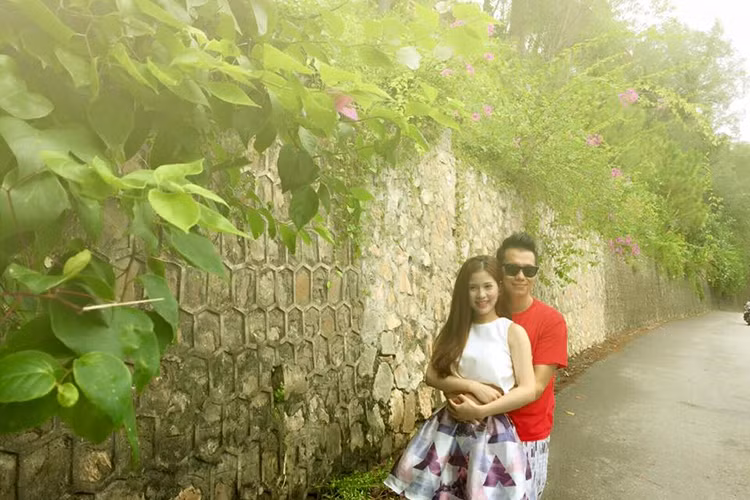 Khi mới hẹn hò và thời gian đầu kết hôn, Việt Anh và Trần Hương rất hạnh phúc bên nhau khiến nhiều người phát ghen.