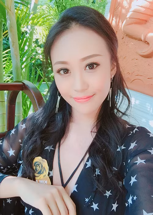 Trong buổi chụp hình bikini vừa qua, Kim Anh cho biết, cô cảm thấy bối rối không biết phần tạo dáng của mình có phản cảm hay không.