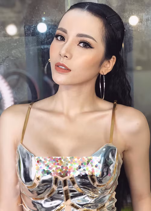 Top 5 Nữ hoàng quyến rũ xuất thân là ca sĩ. Cô là thành viên nhóm nhạc S Girls. Kim Thành đoạt một số giải thưởng như top 4 Học viện Ngôi sao 2014, á quân Gương mặt thân quen 2018.