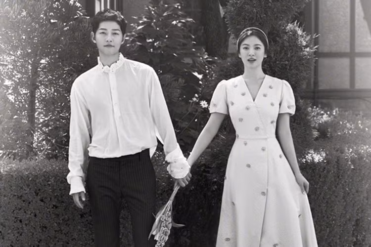 Khi kết hôn rồi, Song Joong Ki vẫn thể hiện tình yêu say đắm dành cho Song Hye Kyo.