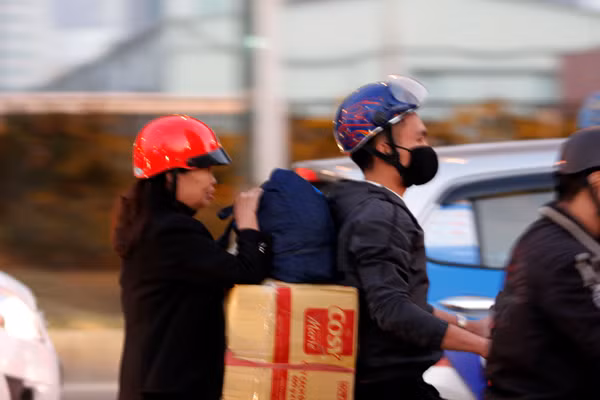 Ai nấy đều vội vã.