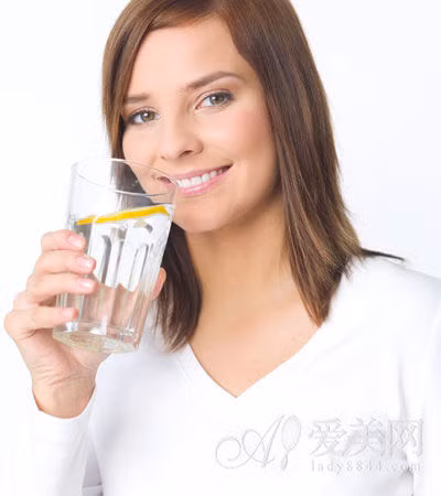 8 công dụng của nước chanh thần kỳ khó tin 8 cong dung cua nuoc chanh than ky kho tin