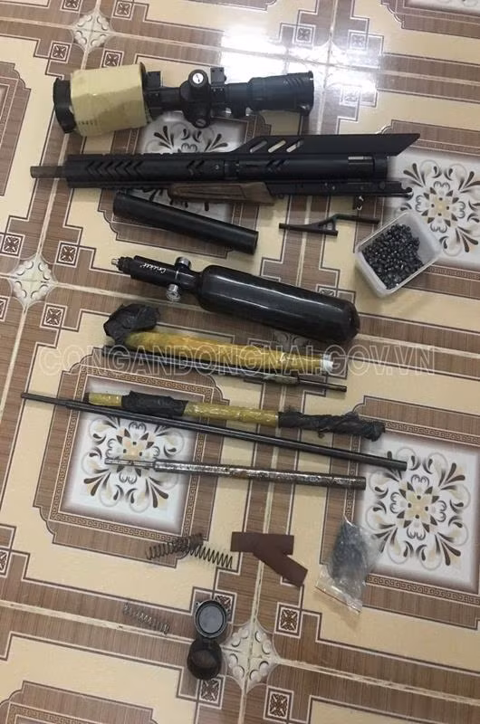 Thanh niên mua linh kiện trên mạng về chế tạo súng hơi bán giá 10-20 triệu đồng - Hình 2 Thanh nien mua linh kien tren mang ve che tao sung hoi ban gia 10-20 trieu dong-Hinh-2