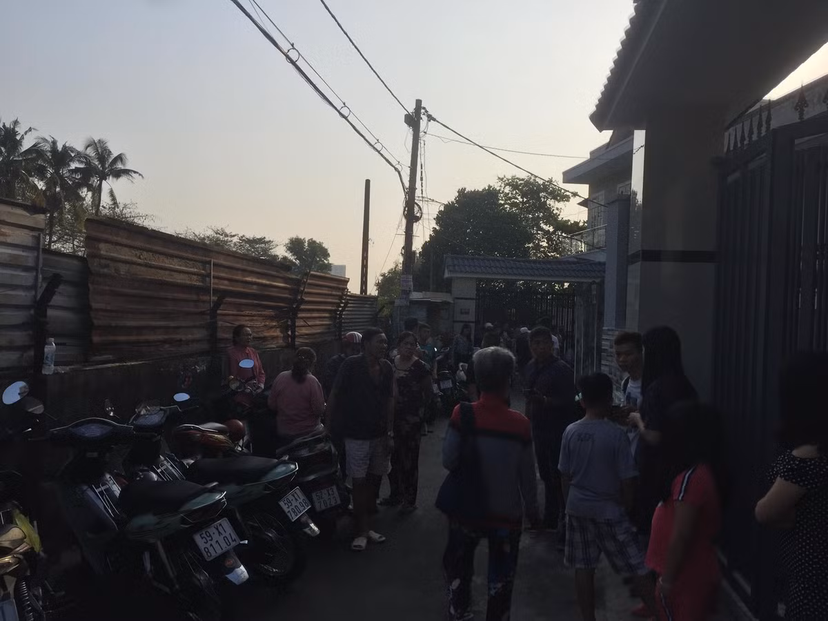 Danh tính 5 mẹ con tử vong trong đám cháy ở Sài Gòn ngày 27 Tết? - Hình 2 Danh tinh 5 me con tu vong trong dam chay o Sai Gon ngay 27 Tet?-Hinh-2