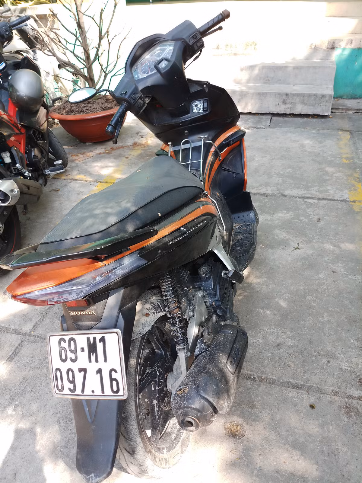 Bat ke doi mu BH Cong an vao tru so co quan nha nuoc trom cap-Hinh-2