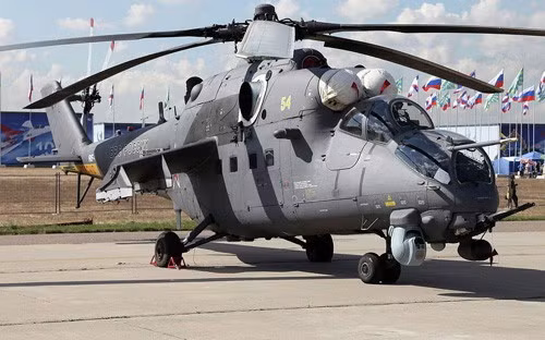 Khoang hành khách này được coi là thứ vũ khí nguy hiểm nhất của trực thăng Mi-35 khi nó có thể đổ quân hoặc bốc quân giữa chiến trường một cách nhanh chóng. Tính tới năm 2019, Mi-35 đã có mặt trong biên chế của Quân đội Venezuela, Brazil, Azerbaijan, Nigeria, Khzakhstan, Mali và Uzbekistan.