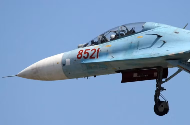 Các máy bay tiêm kích Su-27SK/UBK đều có khả năng triển khai 8 tấn vũ khí, có khả năng tác chiến chiếm ưu thế trên không cực kỳ hiện đại.