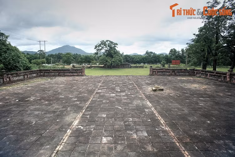 Ngày nay, lăng Cơ Thánh không phải là một di tích được biết đến rộng rãi ở Huế. Với những ai muốn hiểu thêm về cuộc đời vua Gia Long và thăng trầm lịch sử của đất Cố đô, khu lăng mộ này là một điểm đến không nên bỏ qua.
