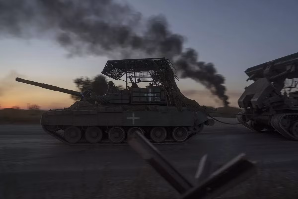Lực lượng Ukraine nếu không có giải pháp để đối phó từ sớm họ nhiều khả năng sẽ bị quân Nga chia cắt, phân tán và tiêu diệt dần bên trong các vòng vây.