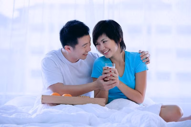 Mặc nhiều người bóng gió rằng chị là người đàn bà “diễn” giỏi, chị vẫn cứ chọn cách ấy. Ảnh minh họa: Internet Mặc nhiều người bóng gió rằng chị là người đàn bà “diễn” giỏi, chị vẫn cứ chọn cách ấy. Ảnh minh họa: Internet