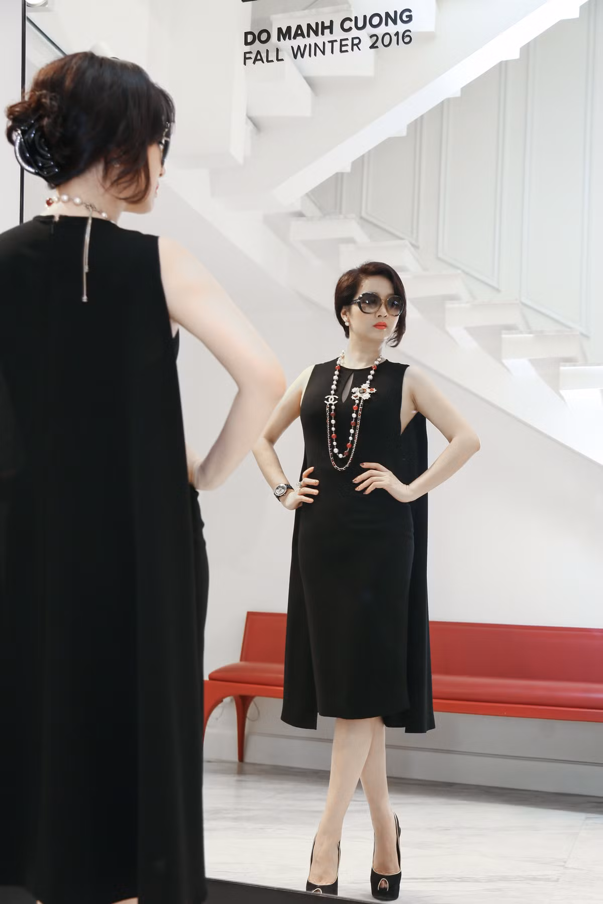 Với gu thẩm mỹ tinh tế, Giáng My nhanh chóng lựa chọn những chiếc đầm phù hợp.