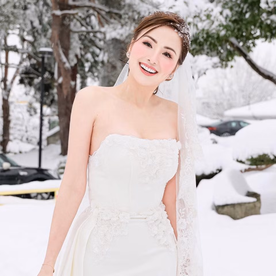 Tháng 1/2024, Diễm Hương và ông xã tổ chức hôn lễ tại nhà thờ. Cô chia sẻ thấy may mắn vì tìm được người hoà hợp, yêu thương cô và con trai Noah. Cô thấy yên tâm vì có chồng bên cạnh. Bé Noah và chồng mới cũng hoà hợp, yêu quý nhau.