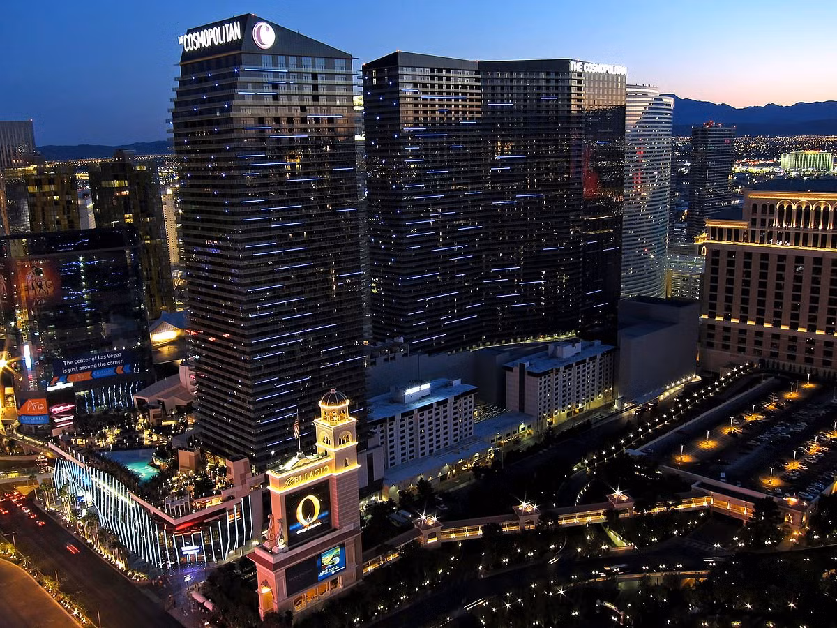 Cosmopolitan là khu nghỉ mát sang trọng bao gồm tổ hợp casino và khách sạn, nhà hàng,... ở Las Vegas (Mỹ). Ảnh: BI.