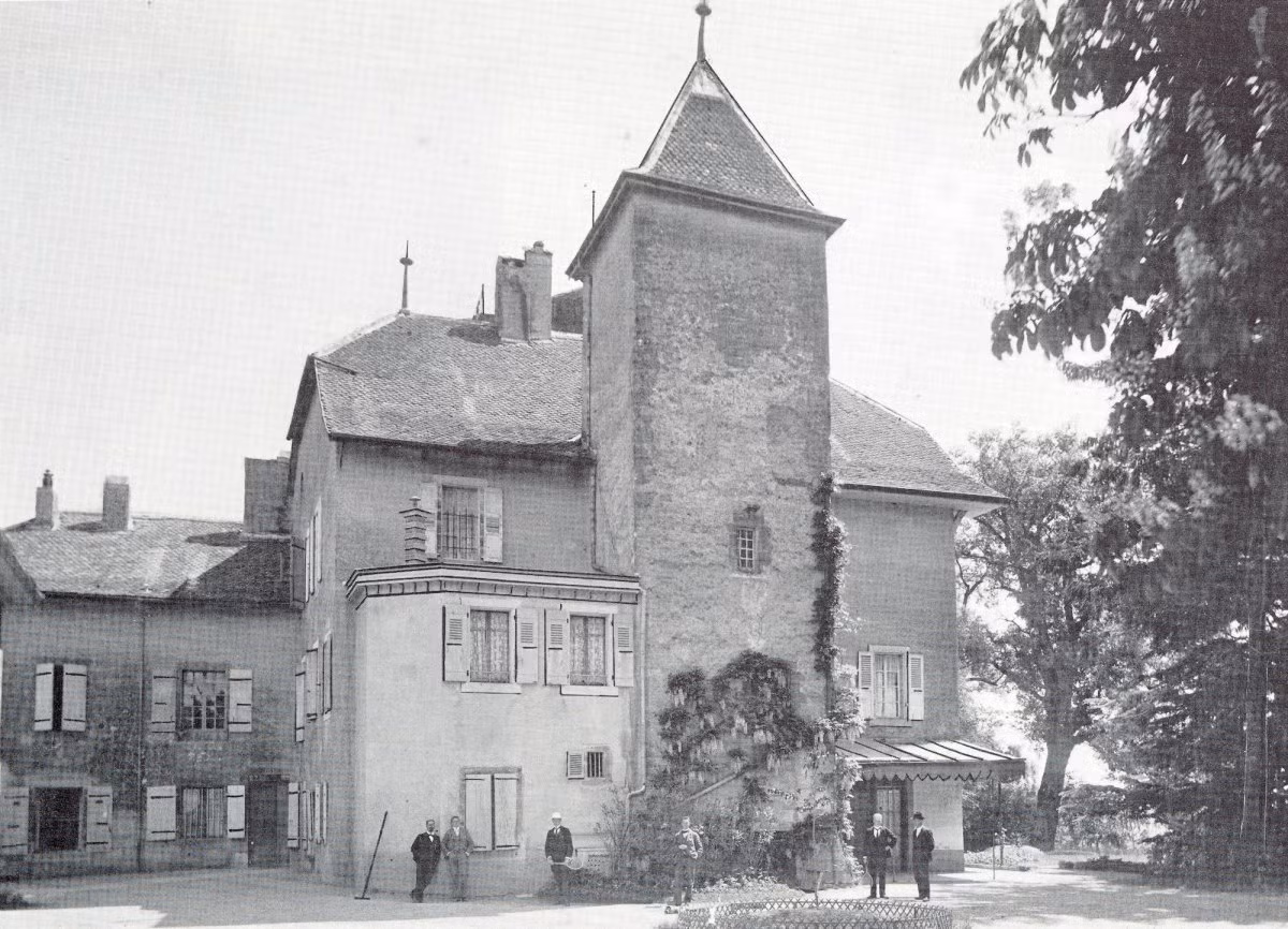 Được biết, Château du Rosey được xây dựng vào thế kỷ 14. Ảnh: BI.