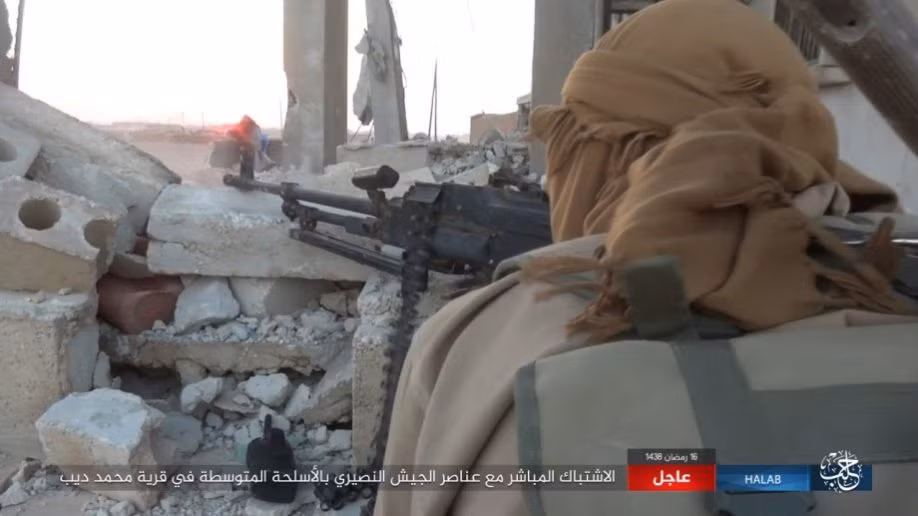 Anh: IS tan cong du doi, chiem vu khi cua quan doi Syria-Hinh-7
