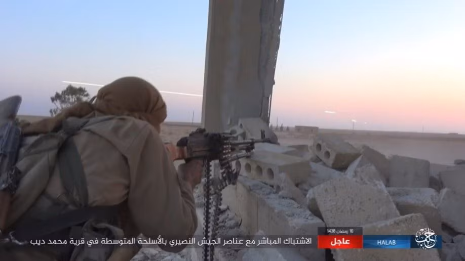 Anh: IS tan cong du doi, chiem vu khi cua quan doi Syria-Hinh-9