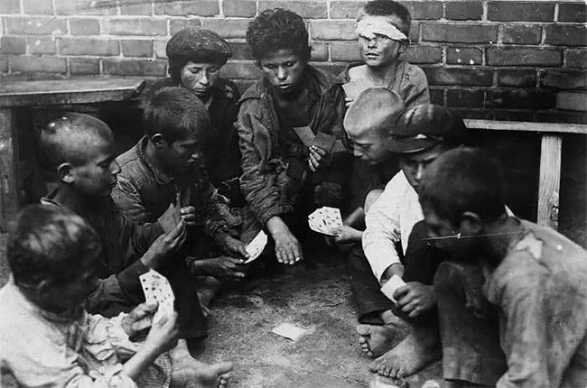 Co cuc tre vo gia cu o Nga thap nien 1920-Hinh-3