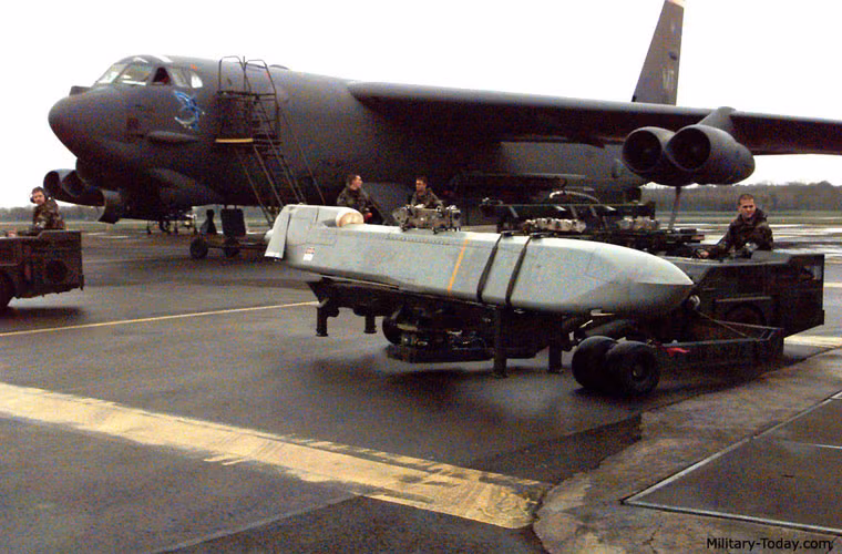 Tên lửa hành trình AGM-86B được thiết kế chủ yếu để triển khai trên các máy bay ném bom B-52H. Nguồn ảnh: Military-Today