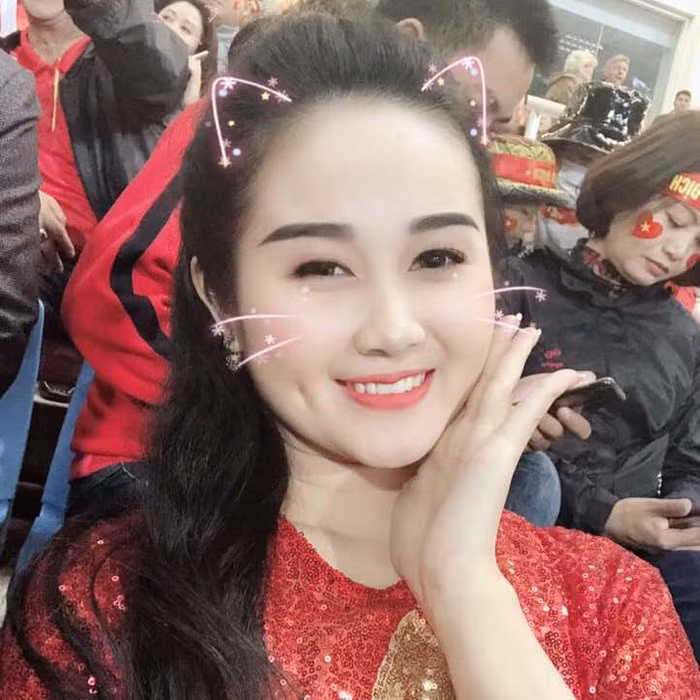 Nhan sac nong bong 2 nang WAGs cua 'song sat' Tien Linh va Ha Duc Chinh-Hinh-2