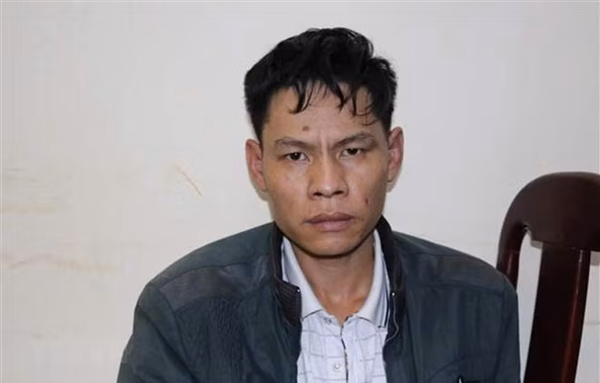 Riêng Vì Văn Toán còn bị truy tố thêm Chứa chấp sử dụng trái phép chất ma túy, quy định tại điểm b, Khoản 2 Điều 256 Bộ luật Hình sự 2015. 