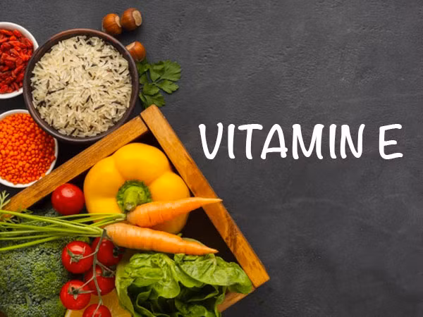 Ngược lại, tiêu thụ khoảng 1000mg vitamin E mỗi ngày thời gian dài dễ gây các vấn đề huyết khối, thuyên tắc phổi và tăng huyết áp. Ảnh: Boldsky.