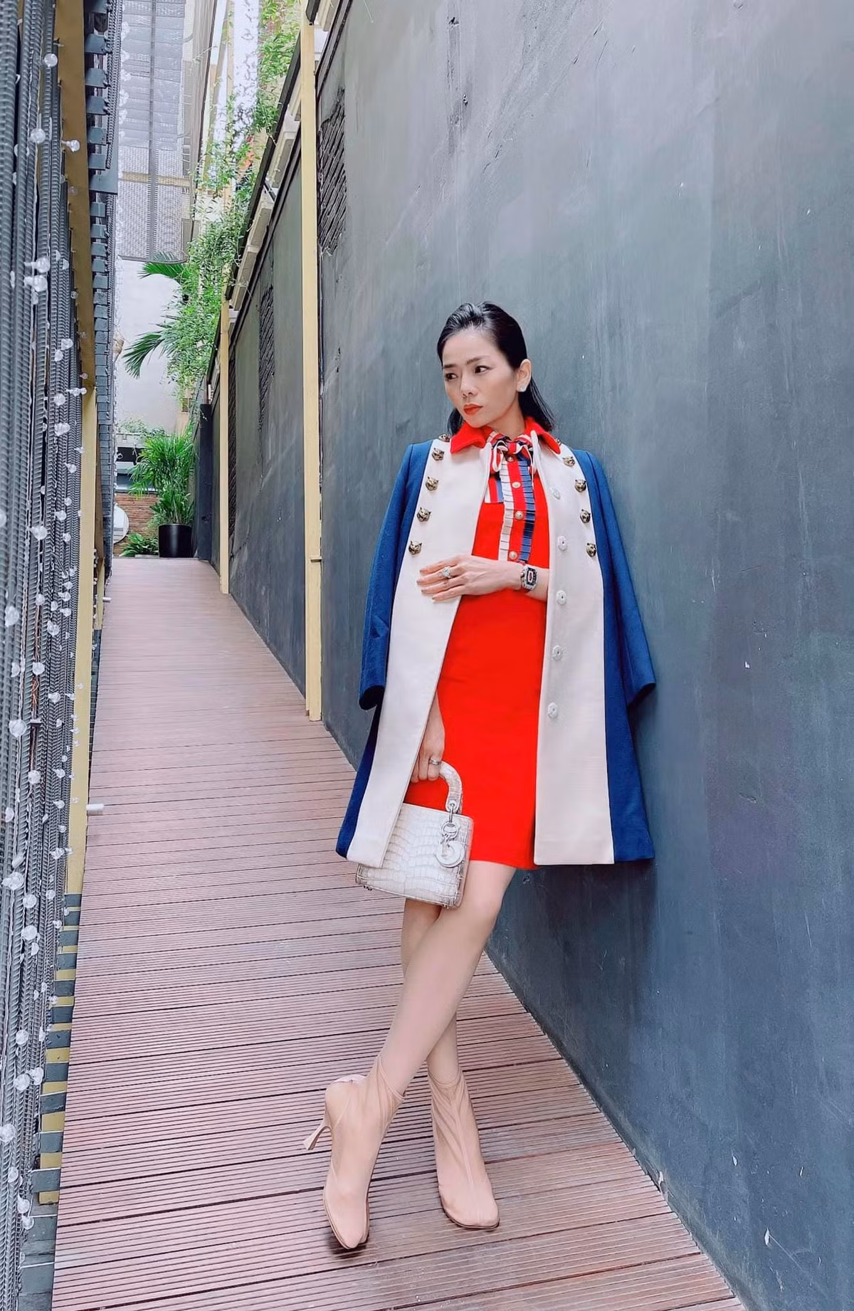 Lệ Quyên ăn mặc sang chảnh, ngày càng xinh đẹp.