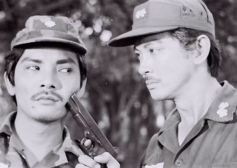 Vai diễn Sáu Tâm do Thương Tín đảm nhận ở Biệt động Sài Gòn là một trong những vai diễn ấn tượng. Ở những thời kỳ đỉnh cao của sự nghiệp, nam diễn viên chạy show liên tục. Có khi sáng ông đóng một phim, chiều ông lại chạy qua phim trường khác.