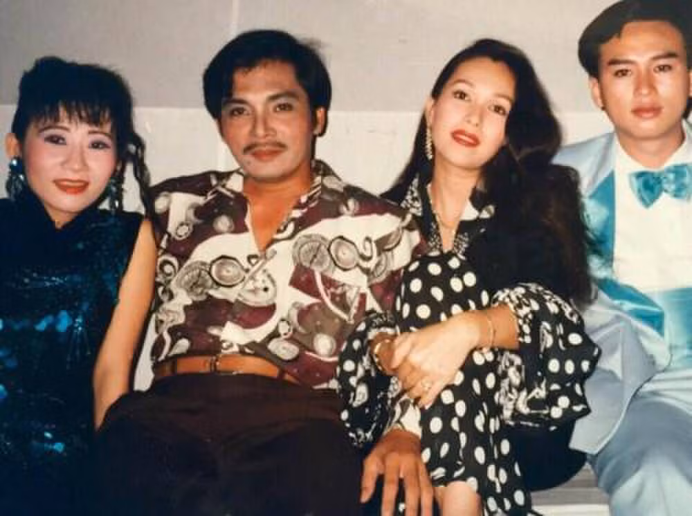 Thậm chí, có người sau khi chia tay, Thương Tín mới biết người này là mắt xích trong đường dây buôn bán ma tuý. Thương Tín cũng có một thời gian hẹn hò cùng với Diễm My.