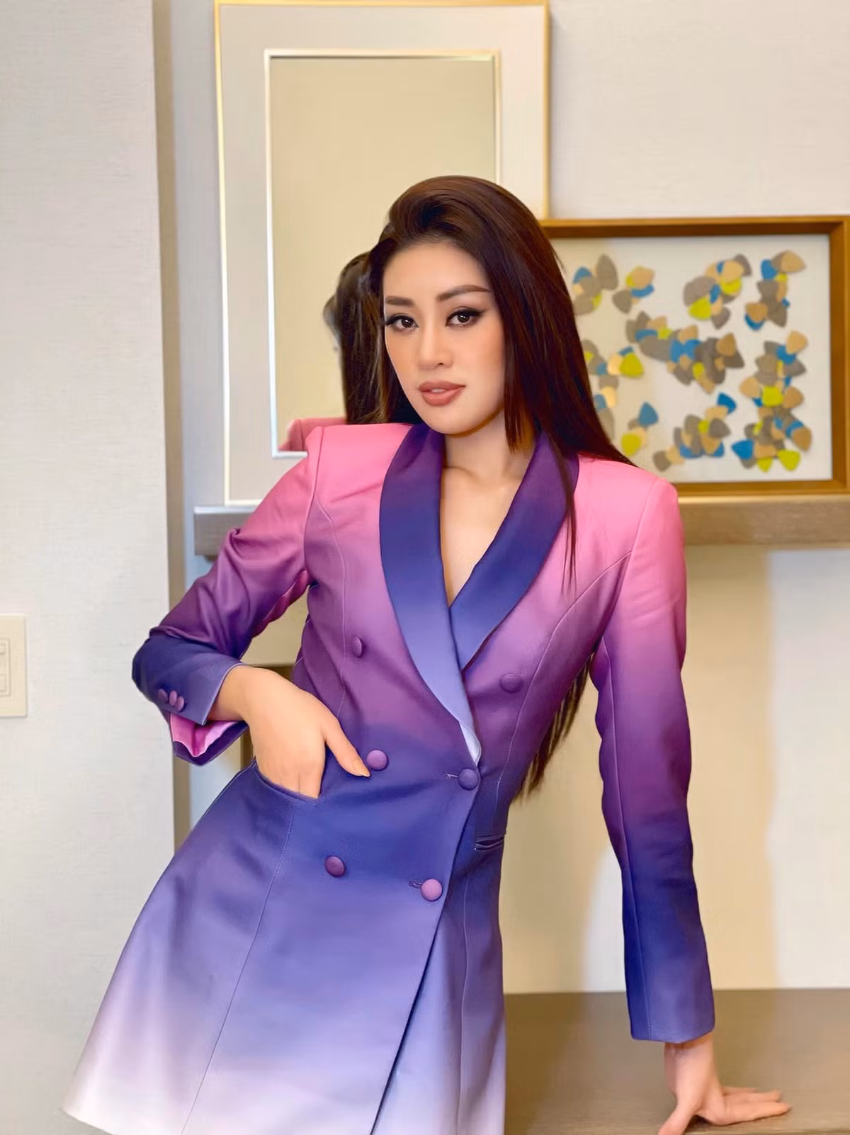 Di thi Miss Universe, Khanh Van mua ve so mong trung 360 trieu USD-Hinh-3