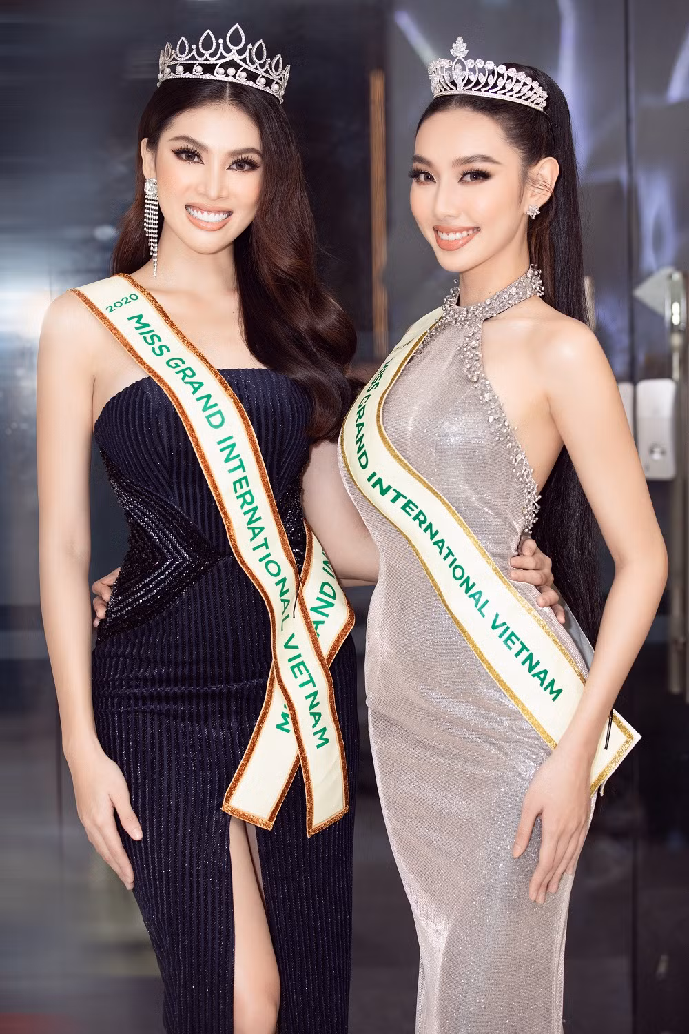 Xuất hiện tại sự kiện, Thùy Tiên và Ngọc Thảo đều khiến fan thích thú bởi vẻ ngoài sắc sảo đậm nét beauty queen.