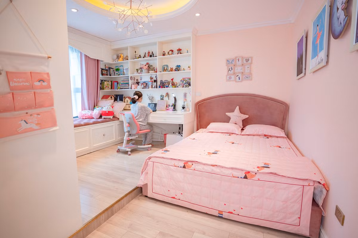 Năm 2019, Diệp Chi và con gái chuyển đến ở trong một căn hộ cao cấp, nội thất sang trọng. Trong hình là căn phòng đẹp như mơ của An Nhiên.
