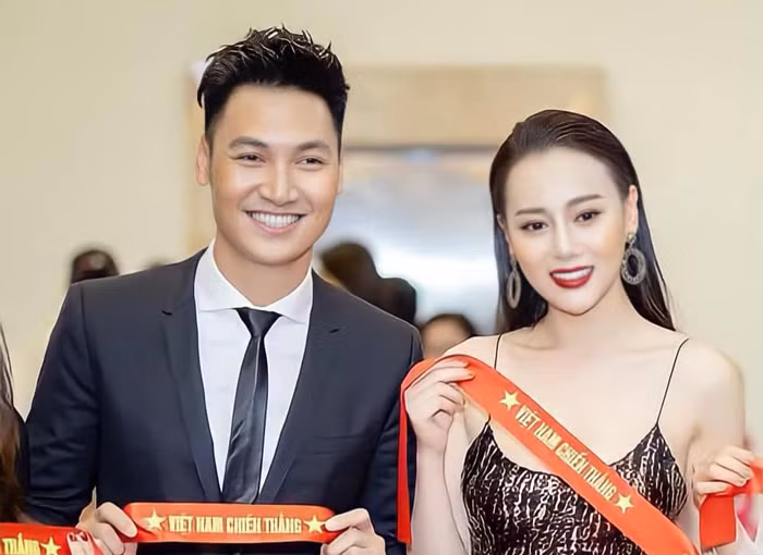 Dàn sao chúc mừng tuyển Việt Nam vào vòng loại thứ 3 World Cup 2022 Dan sao chuc mung tuyen Viet Nam vao vong loai thu 3 World Cup 2022