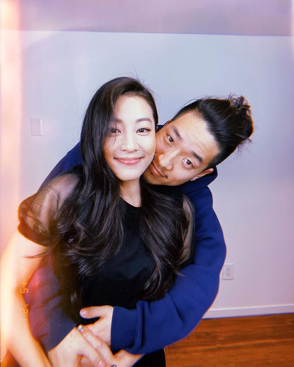 Nữ diễn viên xinh đẹp và bạn trai công khai hình ảnh tình cảm trên mạng xã hội. Ảnh: Instagram.