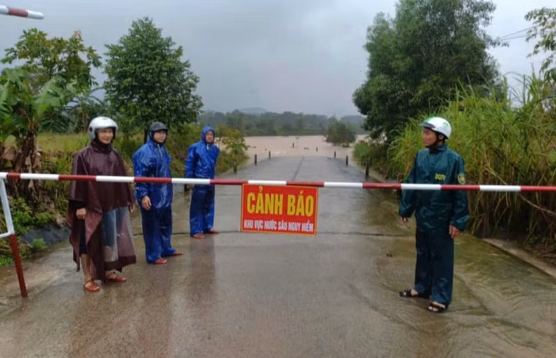 Hà Tĩnh: Mưa lớn gây ngập úng cục bộ, nhiều hồ đập xả tràn Ha Tinh: Mua lon gay ngap ung cuc bo, nhieu ho dap xa tran