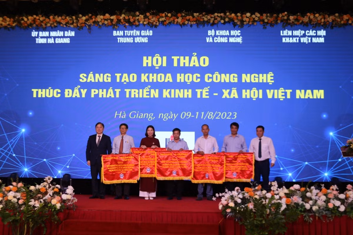 Sáng tạo Khoa học công nghệ thúc đẩy phát triển kinh tế- xã hội - Hình 9 Sang tao Khoa hoc cong nghe thuc day phat trien kinh te- xa hoi-Hinh-9