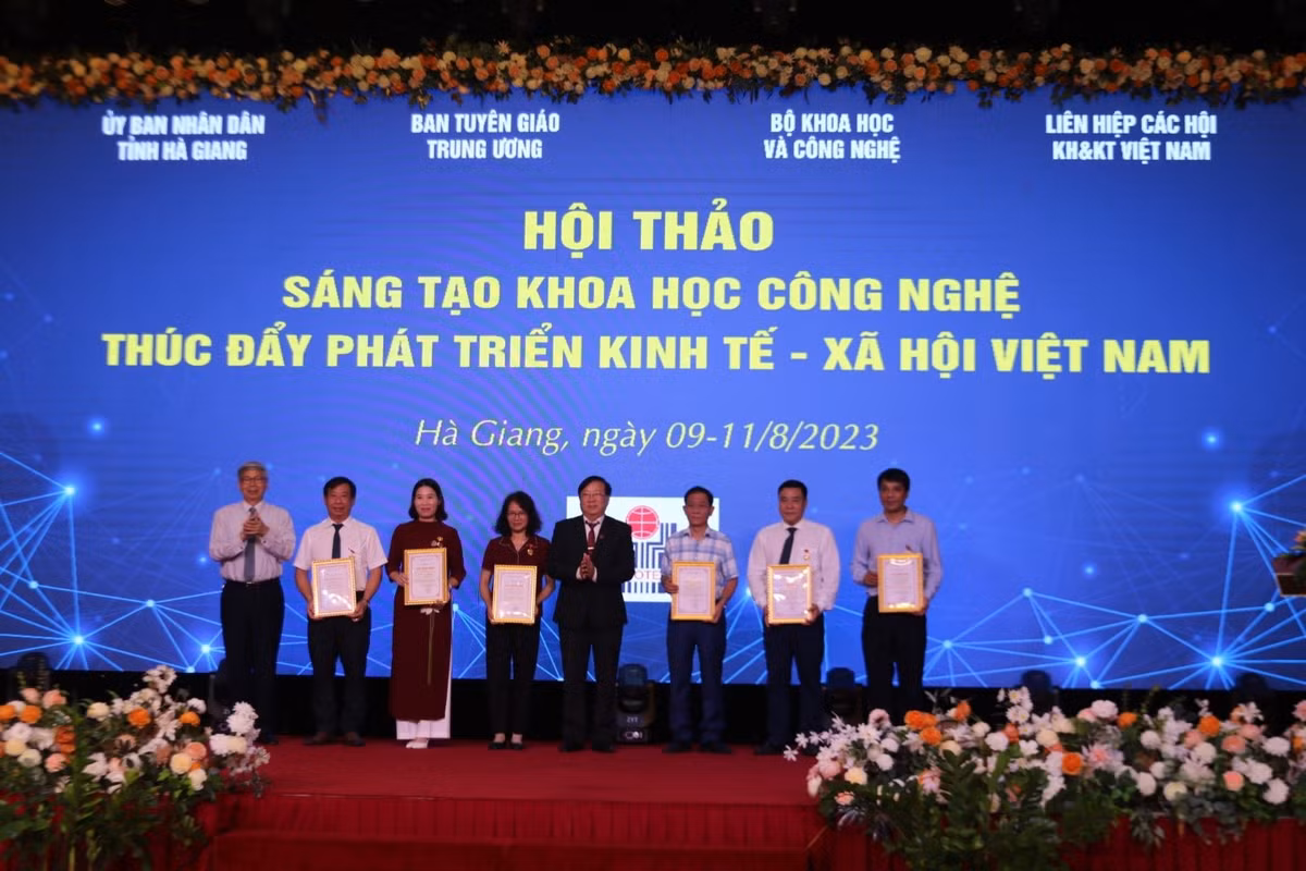 Sáng tạo Khoa học công nghệ thúc đẩy phát triển kinh tế- xã hội - Hình 8 Sang tao Khoa hoc cong nghe thuc day phat trien kinh te- xa hoi-Hinh-8
