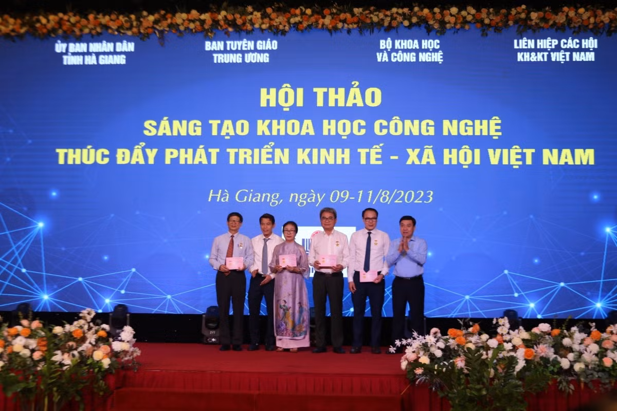 Sáng tạo Khoa học công nghệ thúc đẩy phát triển kinh tế- xã hội - Hình 7 Sang tao Khoa hoc cong nghe thuc day phat trien kinh te- xa hoi-Hinh-7
