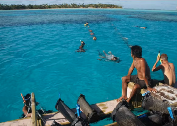 Với vị trí địa lý nằm ở Thái Bình Dương, Kiribati là một trong những quốc gia đầu tiên trên thế giới chào đón năm mới.